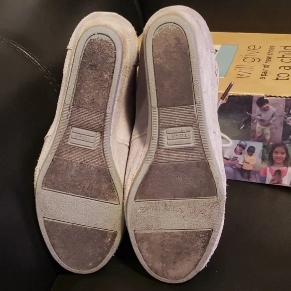 Tom's Desert Wedge Booties - Picture 4 of 6